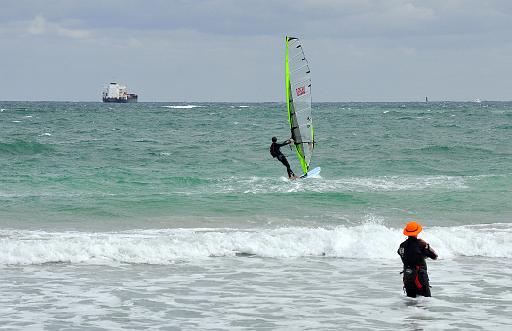 2008 i-To-i (48a).jpg - Alex Stankie is off, Rick Martin taking a dip